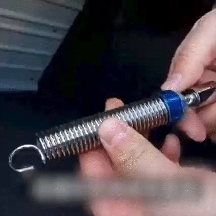 Trunk lift – Erős tartórugó autók csomagtartójához slider