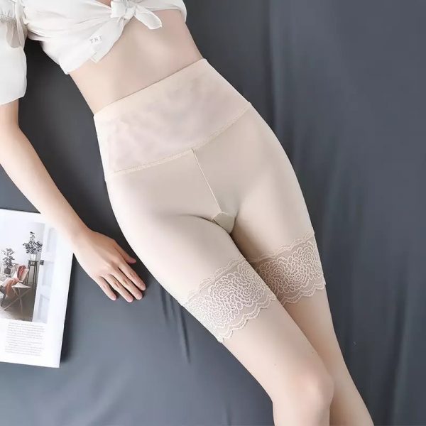 Lacy shapewear – Csipkés alakformáló bugyi slider